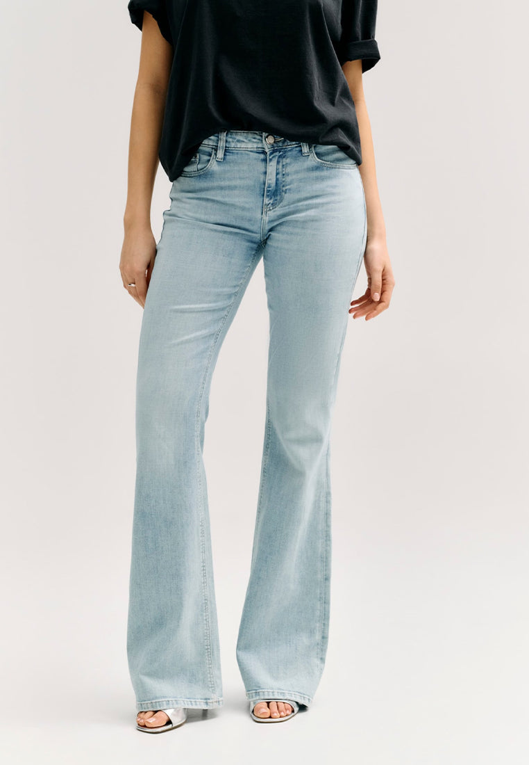 Low Rise Boot Jeans