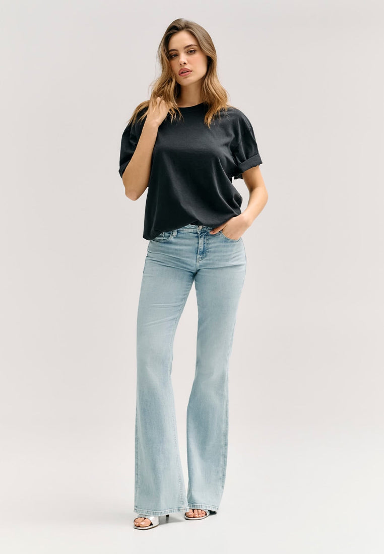 Low Rise Boot Jeans